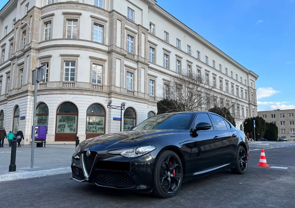 Alfa Romeo Giulia cena 104000 przebieg: 125000, rok produkcji 2017 z Warszawa małe 16